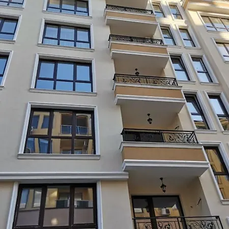 Golden Rose Apartment
