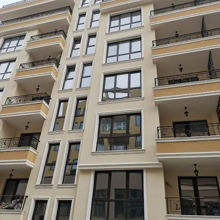 Golden Rose Apartment